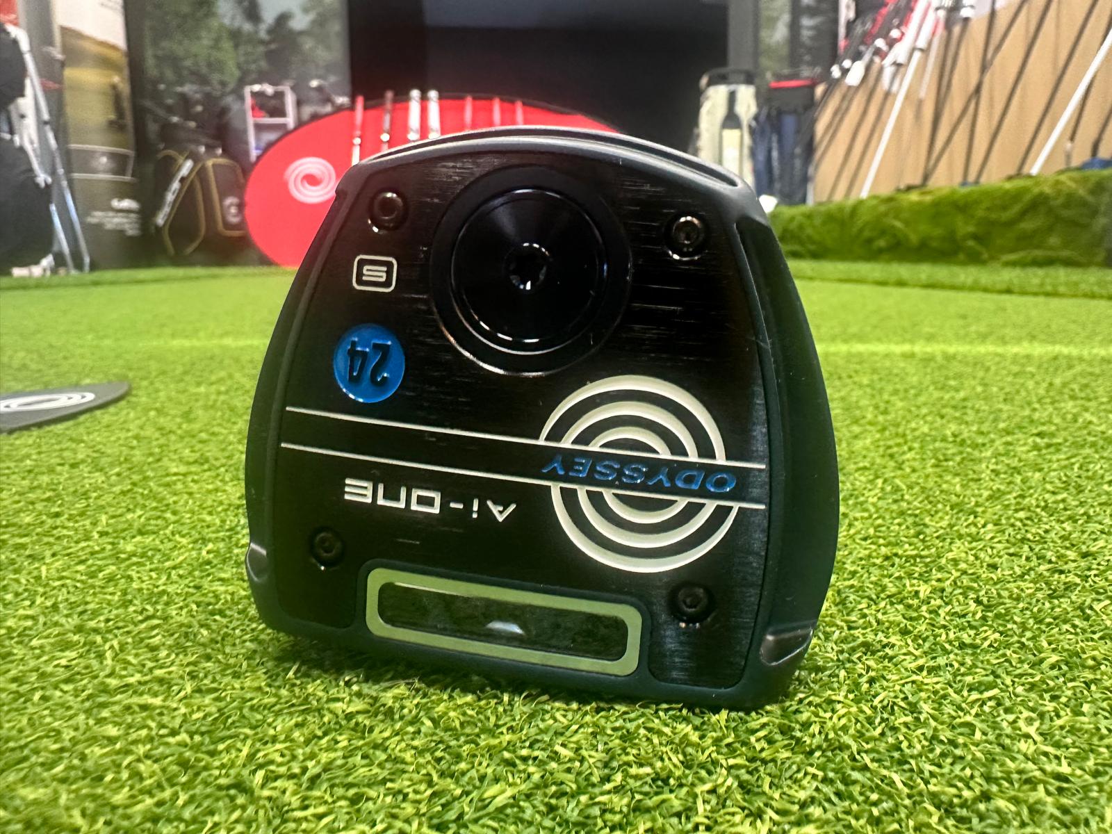 Odyssey Ai-ONE 24 Slant Putter 34" – Demo